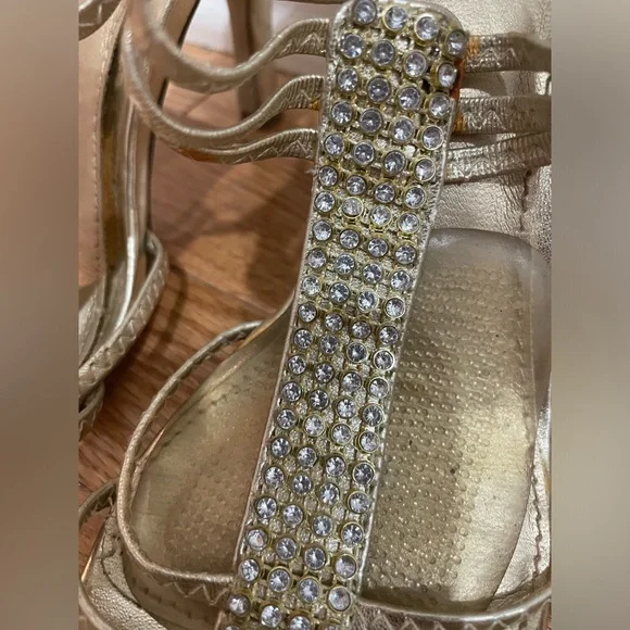 Heels - Picture 8 of 8